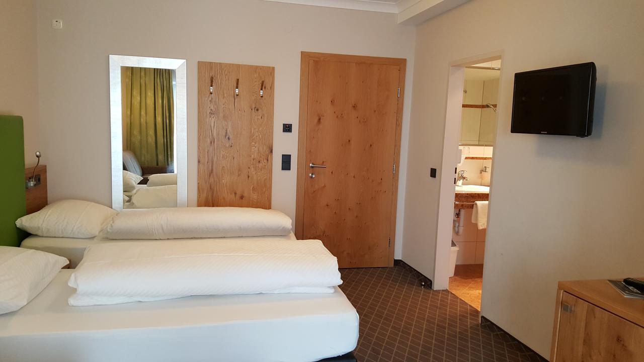 Hotel Mozart Ландек Екстер'єр фото